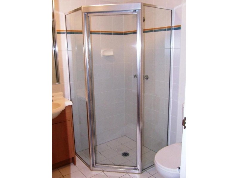 2/4 Mawarra Street, Palm Beach QLD 4221