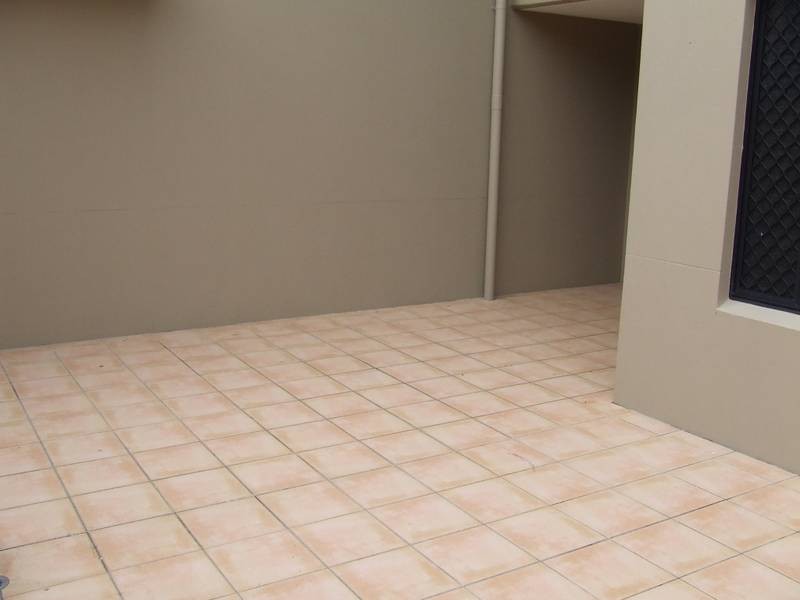 2/4 Mawarra Street, Palm Beach QLD 4221