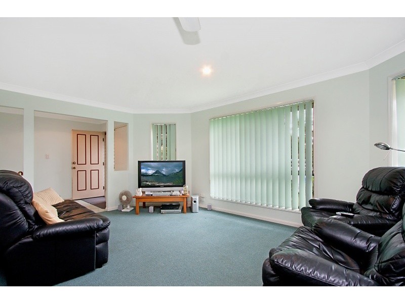 42 Tussock Crescent, Elanora QLD 4221