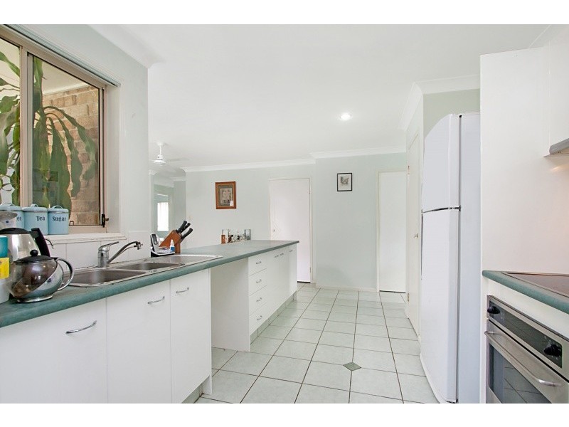 42 Tussock Crescent, Elanora QLD 4221