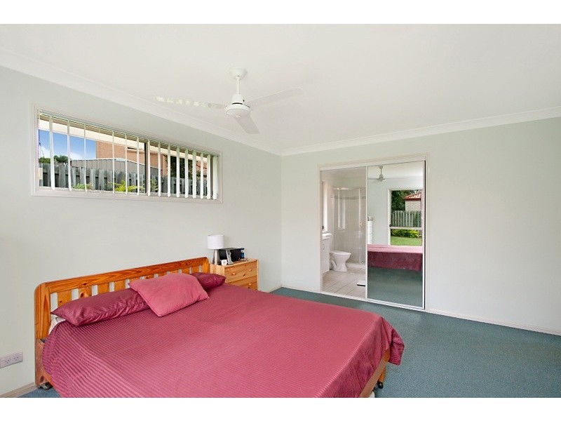 42 Tussock Crescent, Elanora QLD 4221