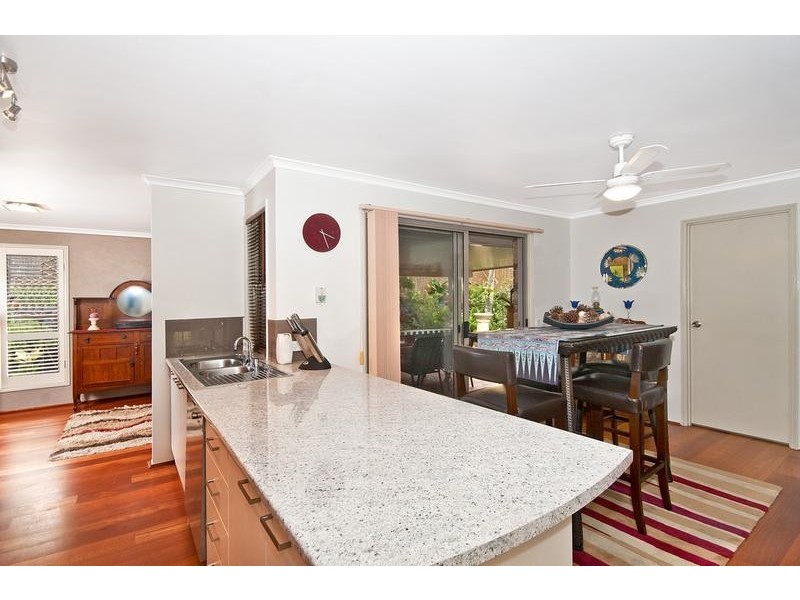 33 Zinnea Street, Elanora QLD 4221