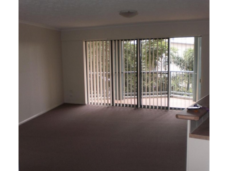 4/2 Brake Street, Burleigh Heads QLD 4220