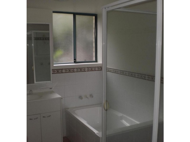 4/2 Brake Street, Burleigh Heads QLD 4220