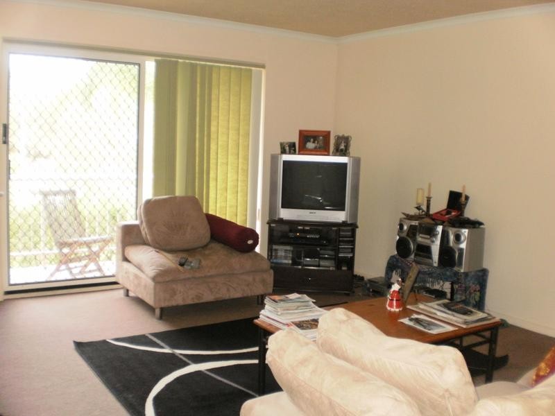 4/5 Rolan Court, Palm Beach QLD 4221