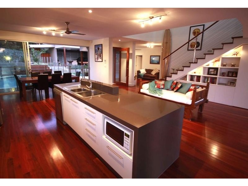 34 Wairoo Street, Burleigh Heads QLD 4220