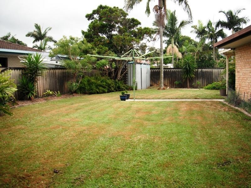 18 Linum Street, Palm Beach QLD 4221