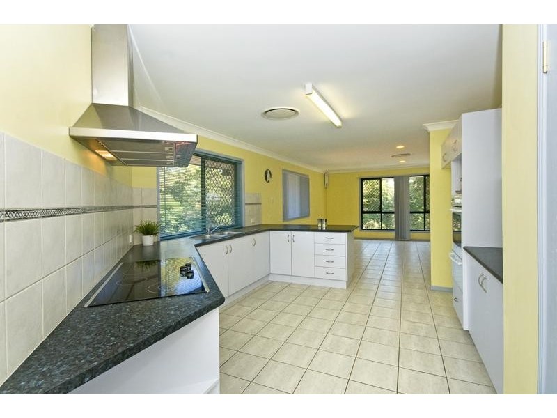 64 Forest Drive, Elanora QLD 4221