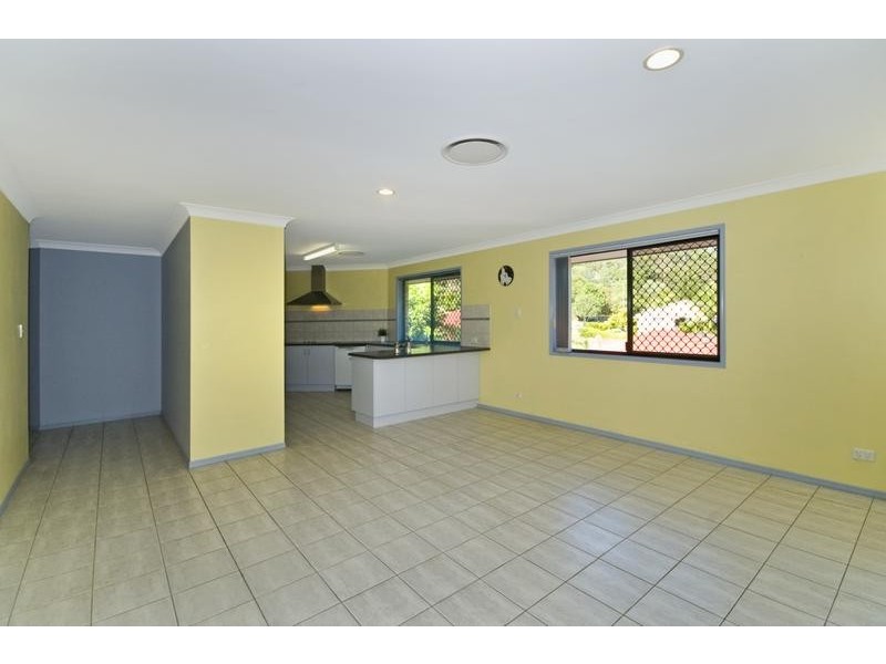 64 Forest Drive, Elanora QLD 4221