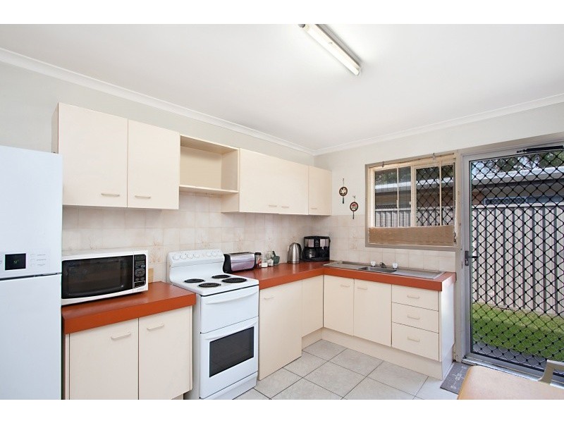 2/9 Molucca Avenue, Palm Beach QLD 4221