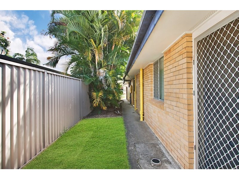 2/9 Molucca Avenue, Palm Beach QLD 4221