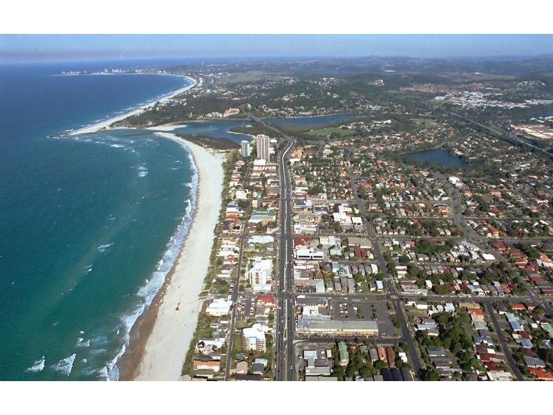 2/9 Molucca Avenue, Palm Beach QLD 4221