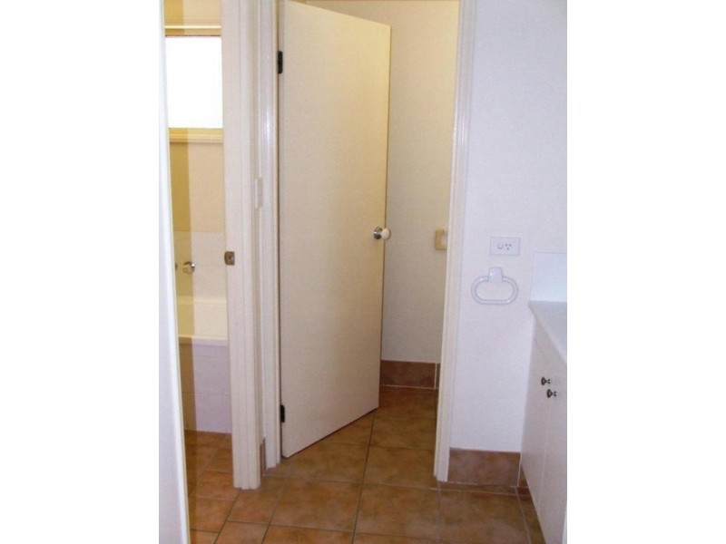 2 Cowell Drive, Burleigh Heads QLD 4220