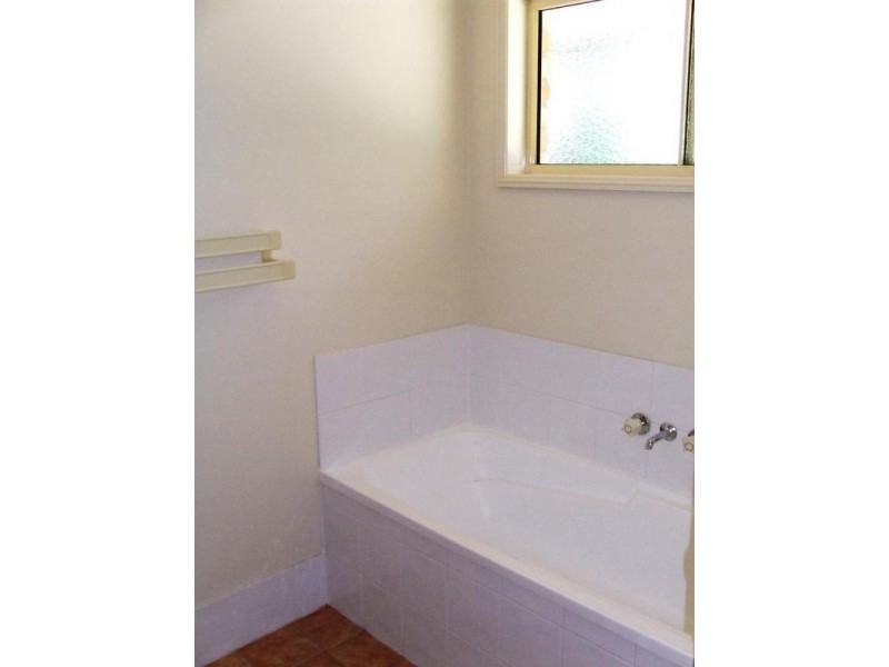 2 Cowell Drive, Burleigh Heads QLD 4220