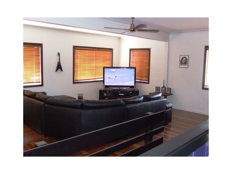 2/28 Twenty Seventh Avenue, Palm Beach QLD 4221