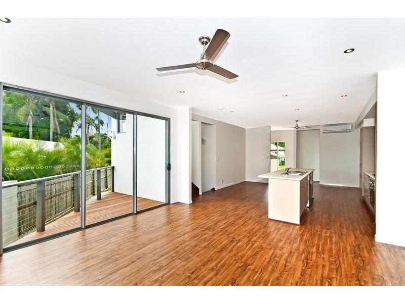 2/1 Currumbin Creek Road, Currumbin QLD 4223