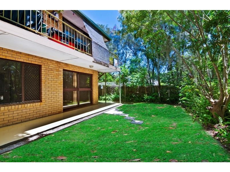 2/7 Tallebudgera Drive, Palm Beach QLD 4221