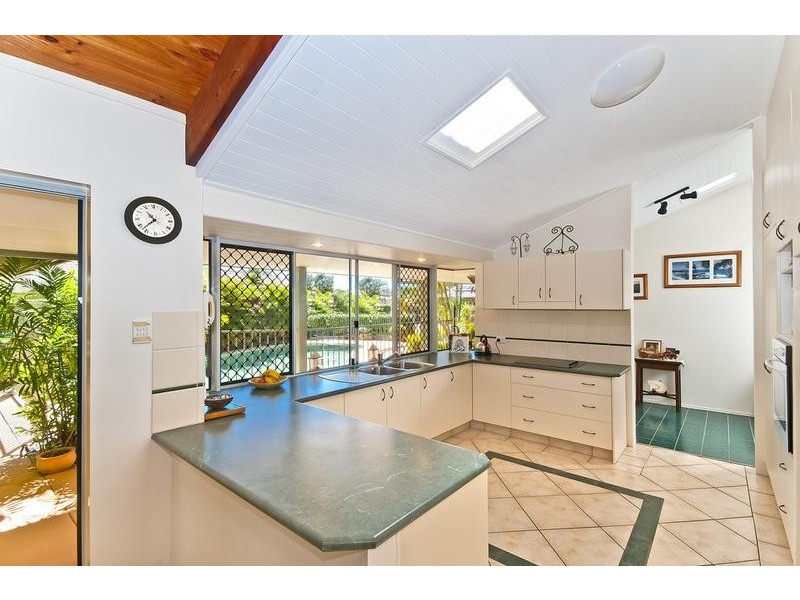 16 Bergamont Street, Elanora QLD 4221