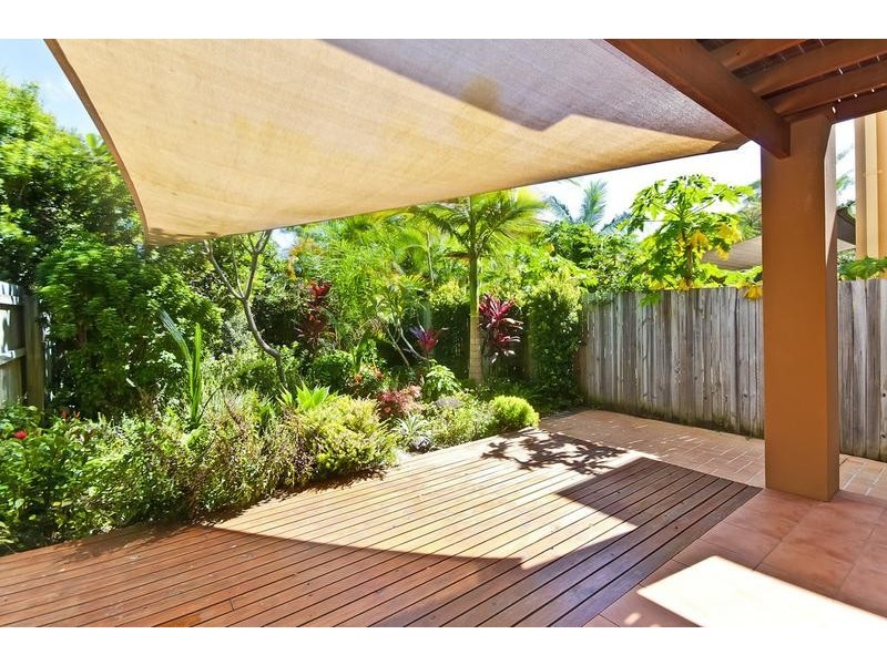 2/40 Leyte Avenue, Palm Beach QLD 4221