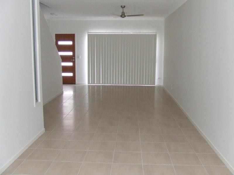 6 Jurien Crescent, Varsity Lakes QLD 4227