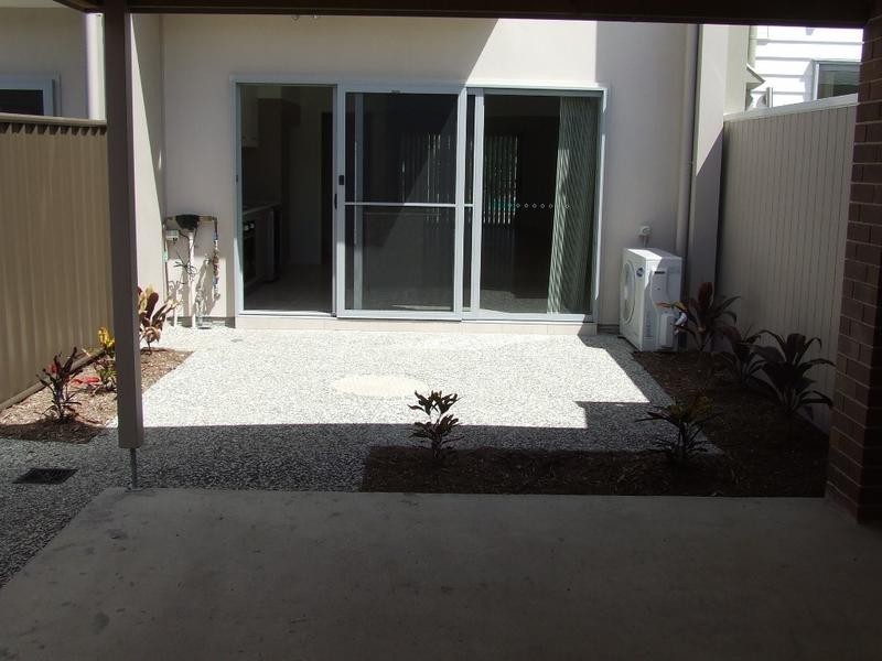 6 Jurien Crescent, Varsity Lakes QLD 4227