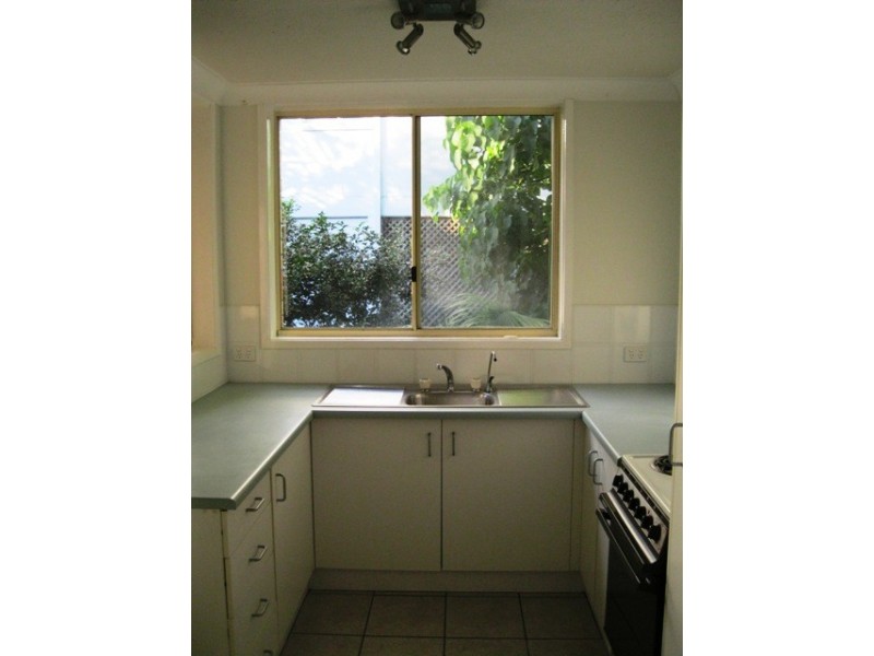 2/1 Rolan Court, Palm Beach QLD 4221