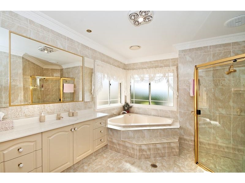 180 Tahiti Avenue, Palm Beach QLD 4221