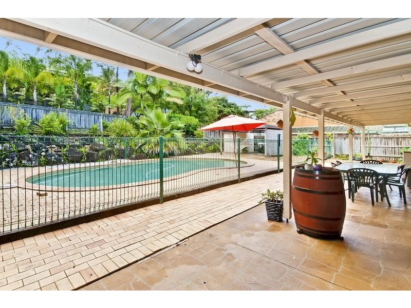 33 Currant Street, Elanora QLD 4221