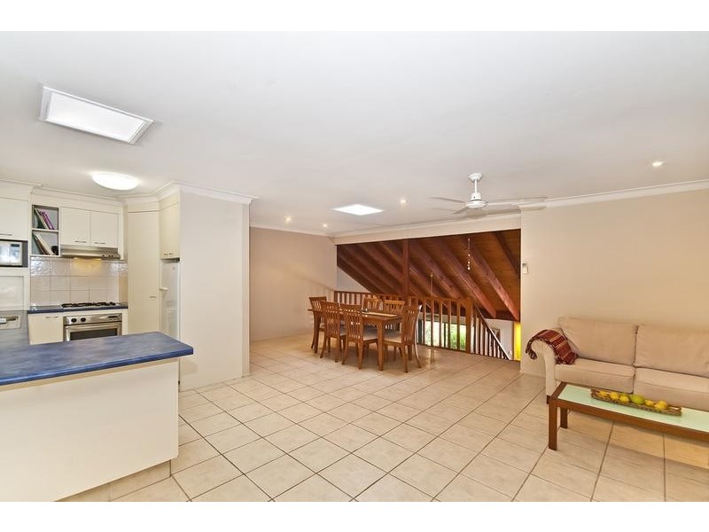 33 Currant Street, Elanora QLD 4221