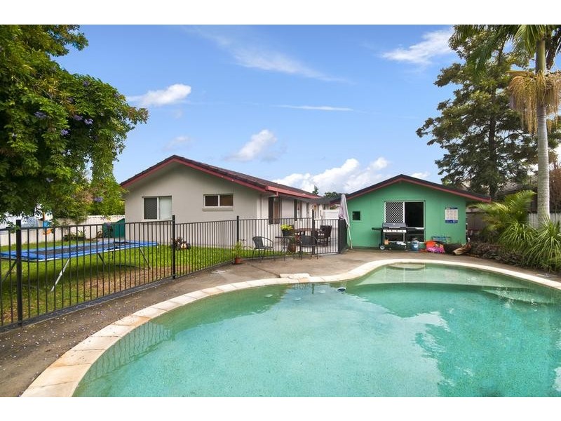 18 Mahogany Drive, Palm Beach QLD 4221