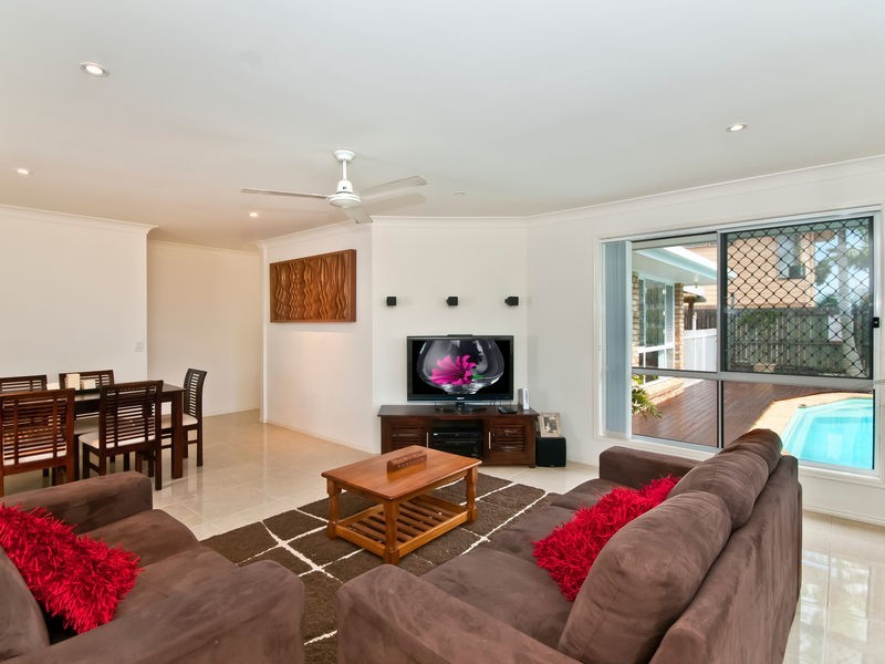 10 Rees Court, Elanora QLD 4221