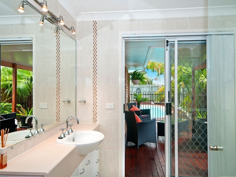 10 Rees Court, Elanora QLD 4221