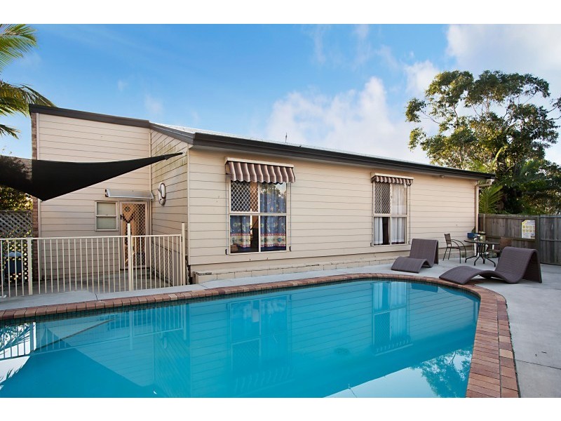 15 Currant Street, Elanora QLD 4221