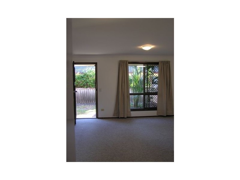 1/19 Walker Avenue, Palm Beach QLD 4221