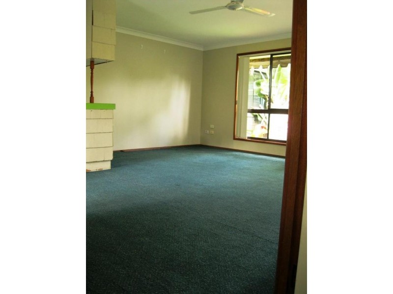 2/7 Walker Avenue, Palm Beach QLD 4221