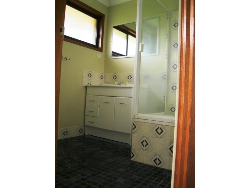 2/7 Walker Avenue, Palm Beach QLD 4221