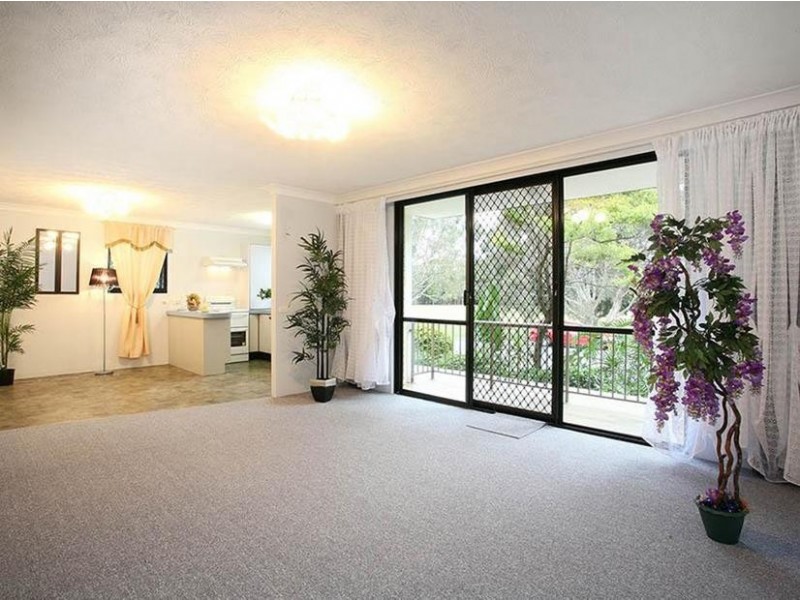 2/6 Brooke Avenue, Palm Beach QLD 4221