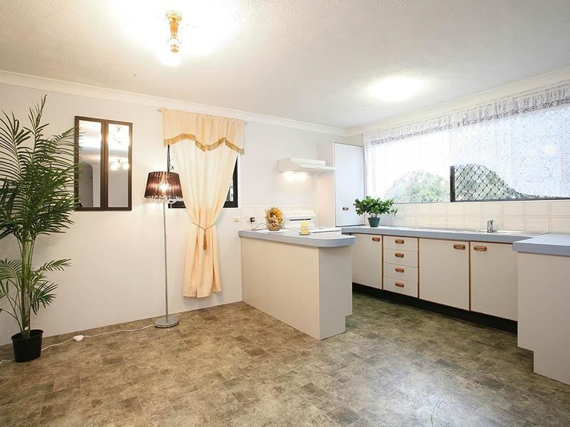 2/6 Brooke Avenue, Palm Beach QLD 4221