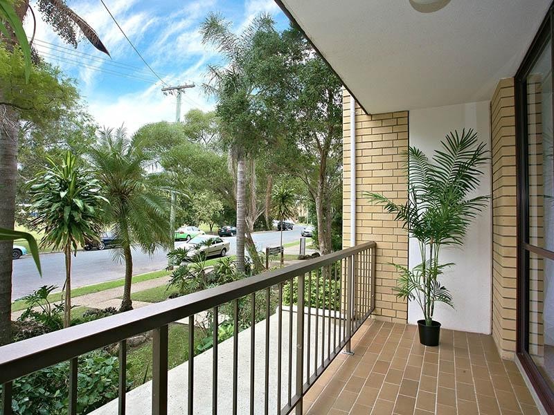 2/6 Brooke Avenue, Palm Beach QLD 4221