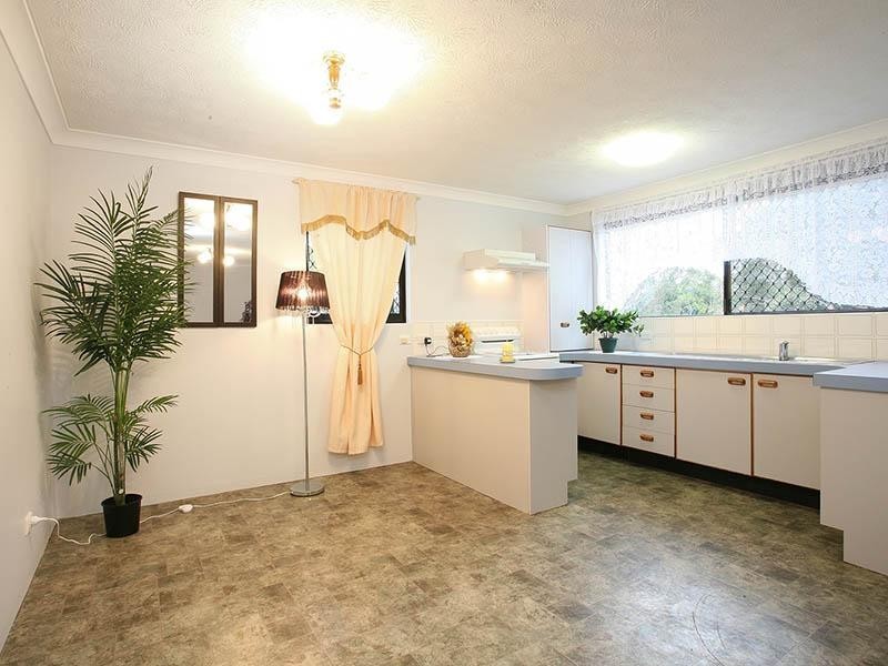 2/6 Brooke Avenue, Palm Beach QLD 4221