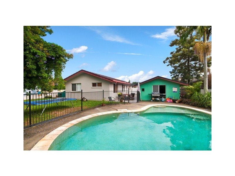 18 Mahogany Drive, Palm Beach QLD 4221