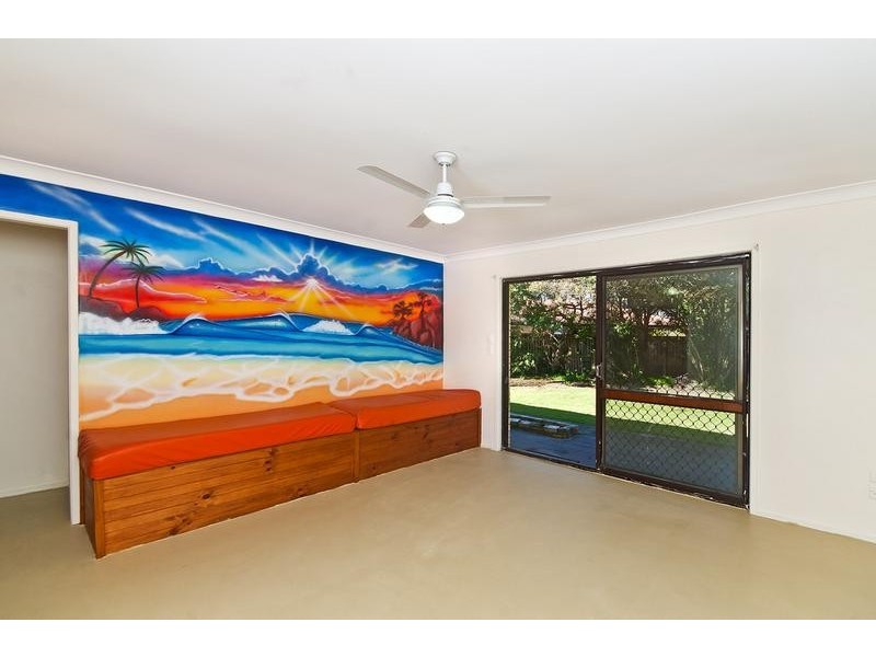 2/2 Mawarra Street, Palm Beach QLD 4221