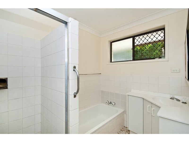 2/2 Mawarra Street, Palm Beach QLD 4221