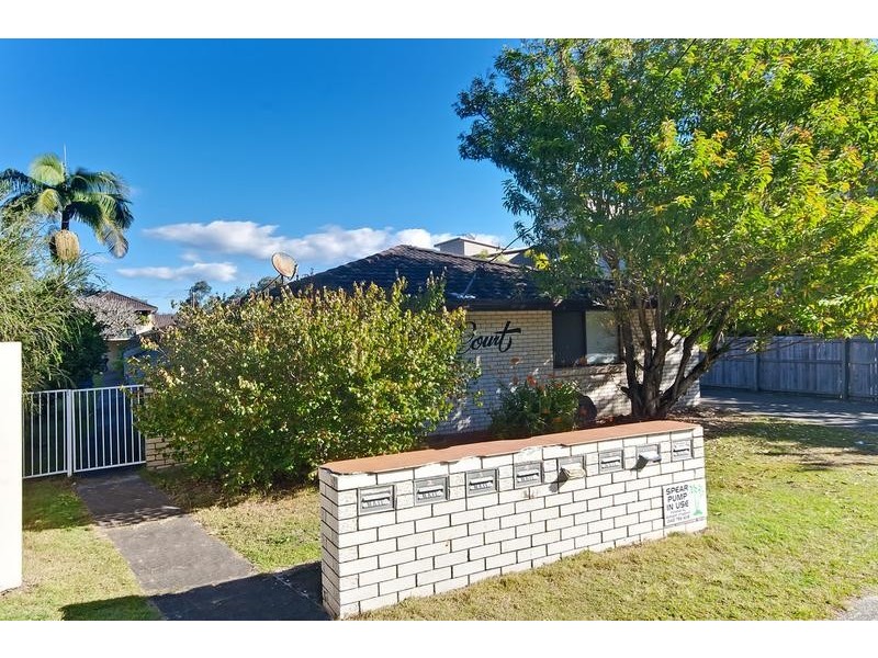 2/2 Mawarra Street, Palm Beach QLD 4221