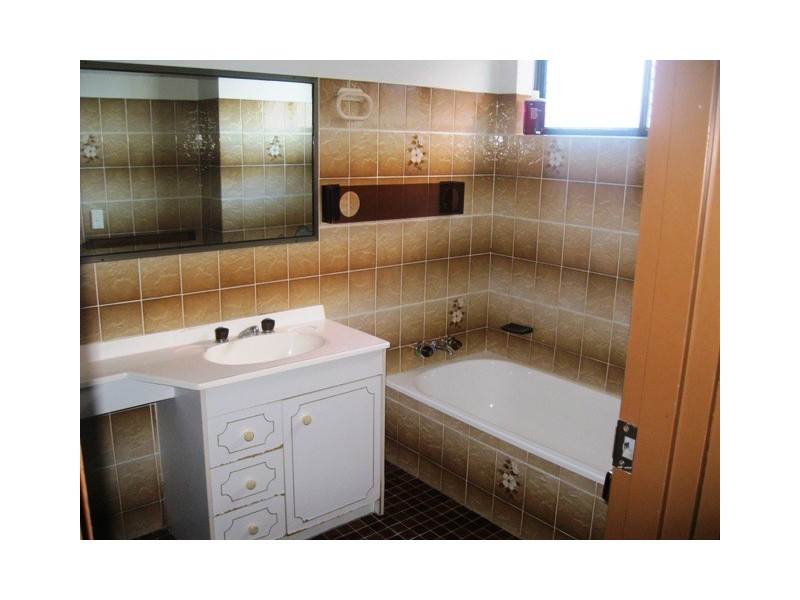 3/2 Sunbird Street, Burleigh Waters QLD 4220