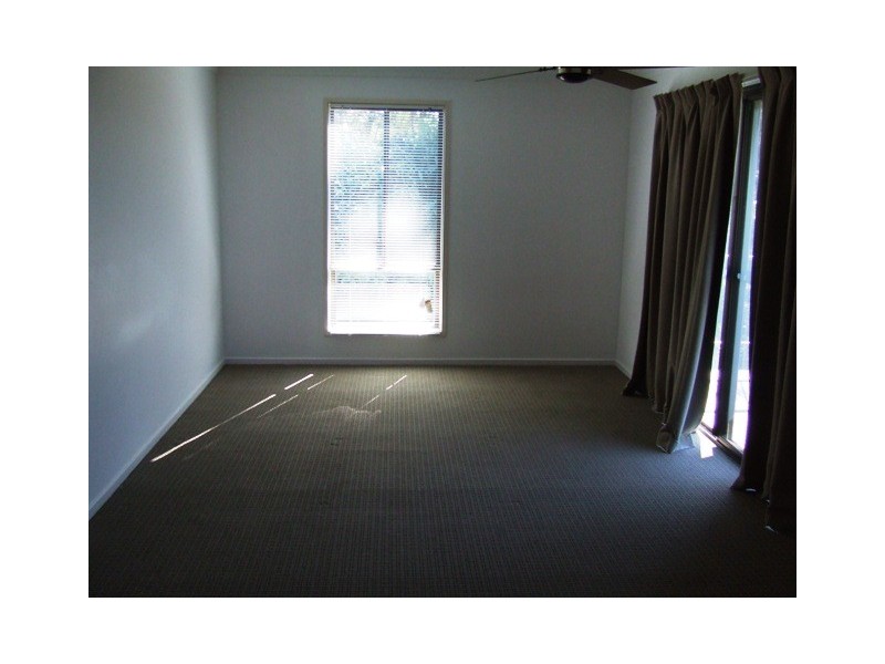 94 Simpsons Road, Elanora QLD 4221