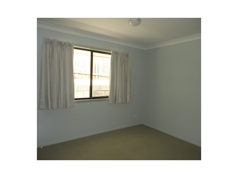 12 Rossmoyne Close, Elanora QLD 4221
