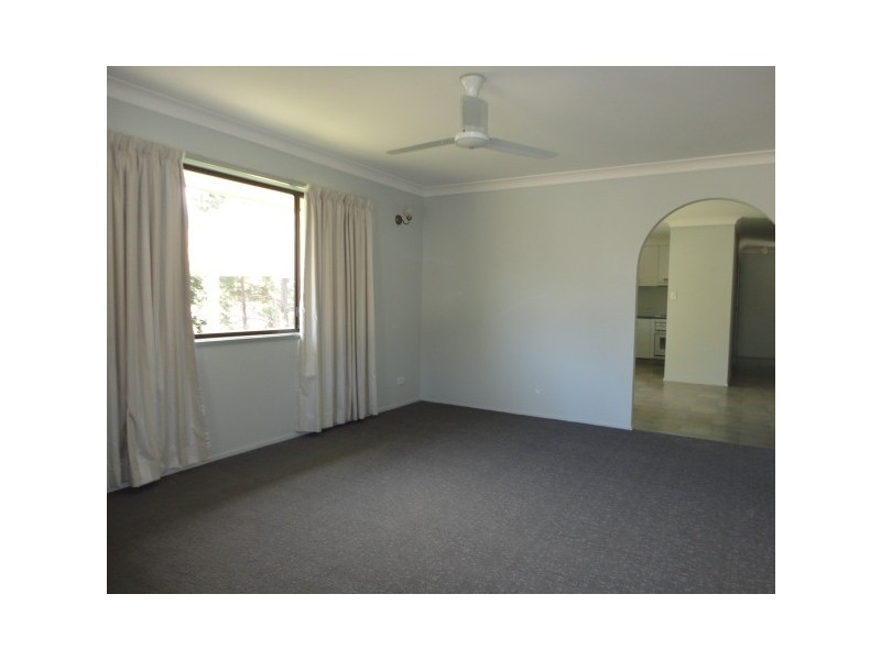 12 Rossmoyne Close, Elanora QLD 4221