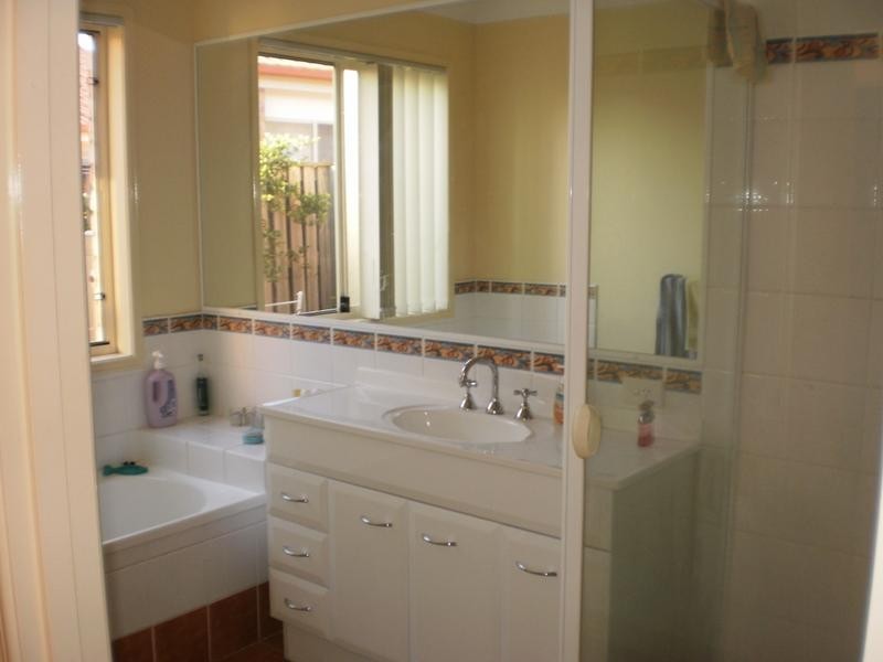 23 Tussock Crescent, Elanora QLD 4221