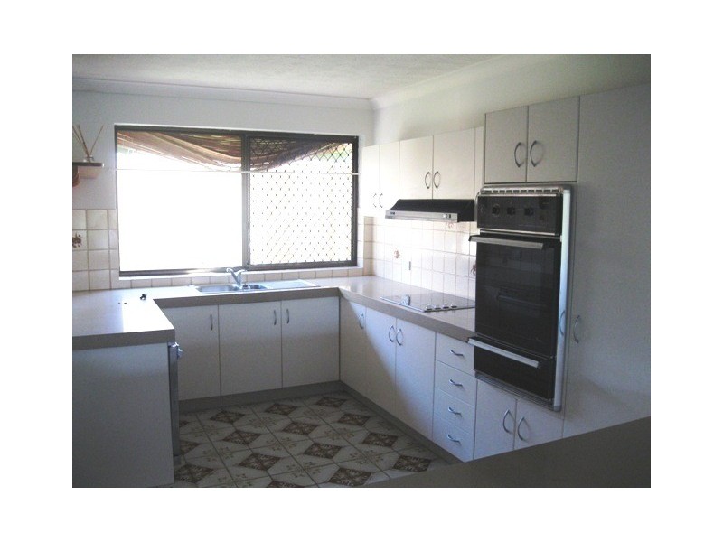 3/2 Sunbird Street, Burleigh Waters QLD 4220